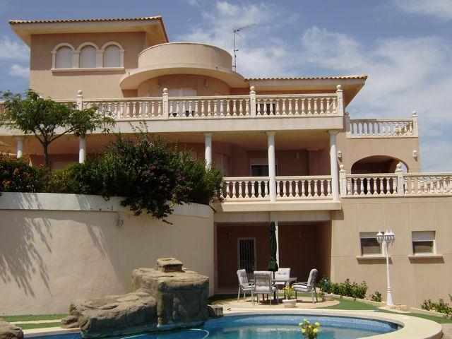 Chalet en venta en Alicante