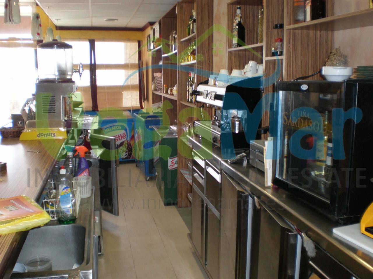 Local en venta en Granada