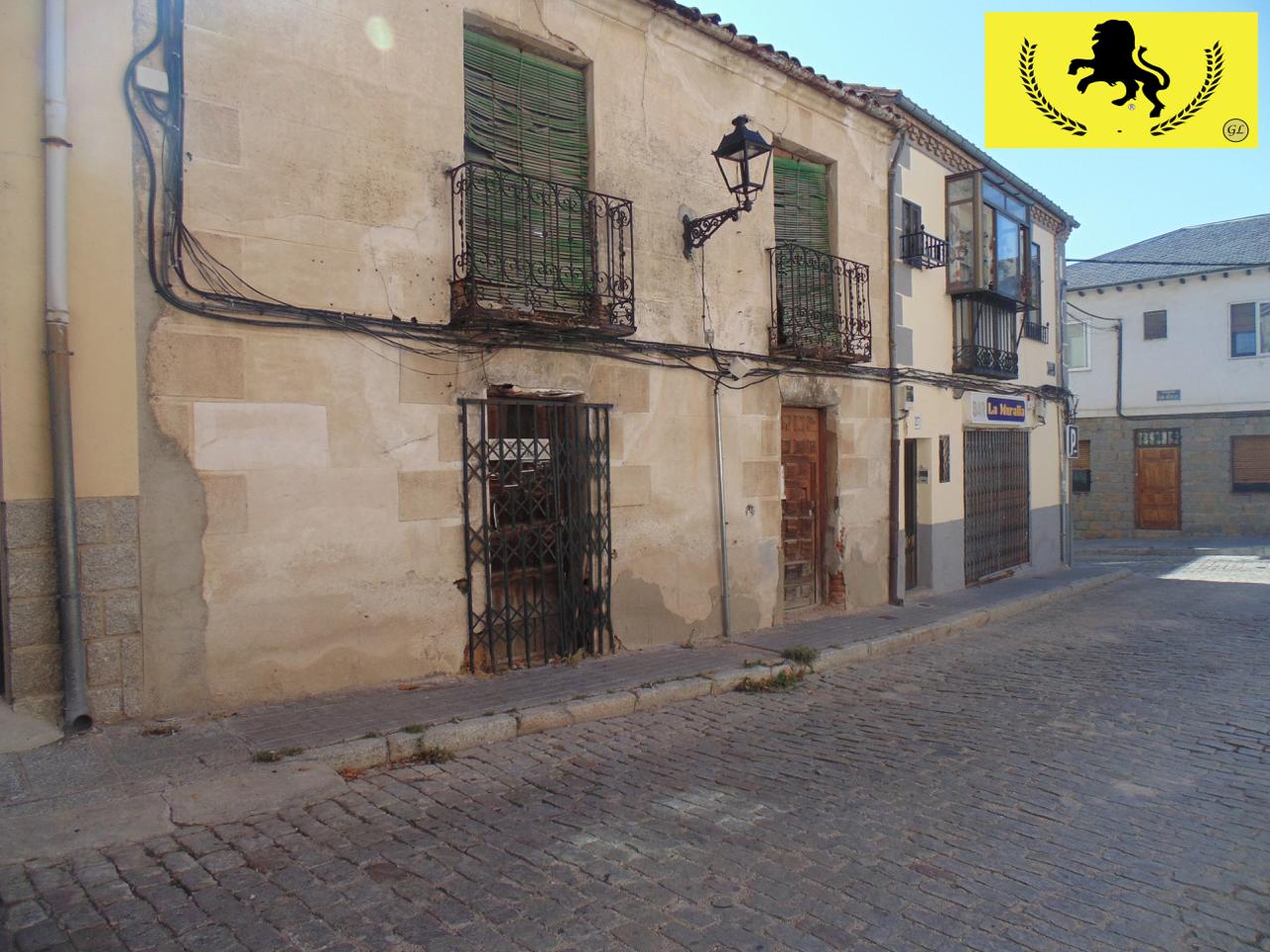 Casa para rehabilitar con gran patio