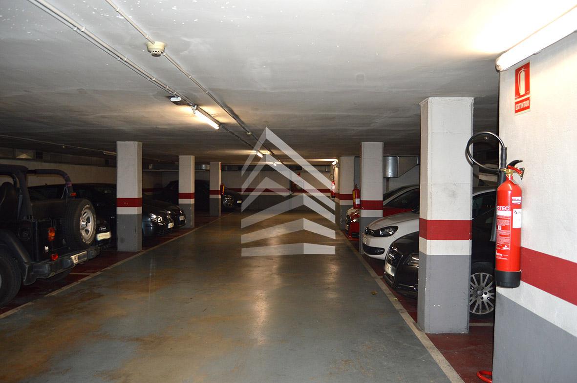 parking en barcelona · carrer-de-cornet-i-mas-08017 24000€