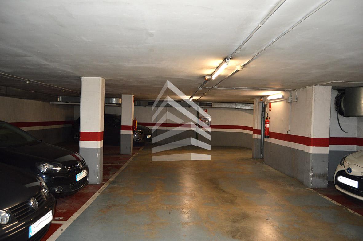 parking en barcelona · carrer-de-cornet-i-mas-08017 24000€