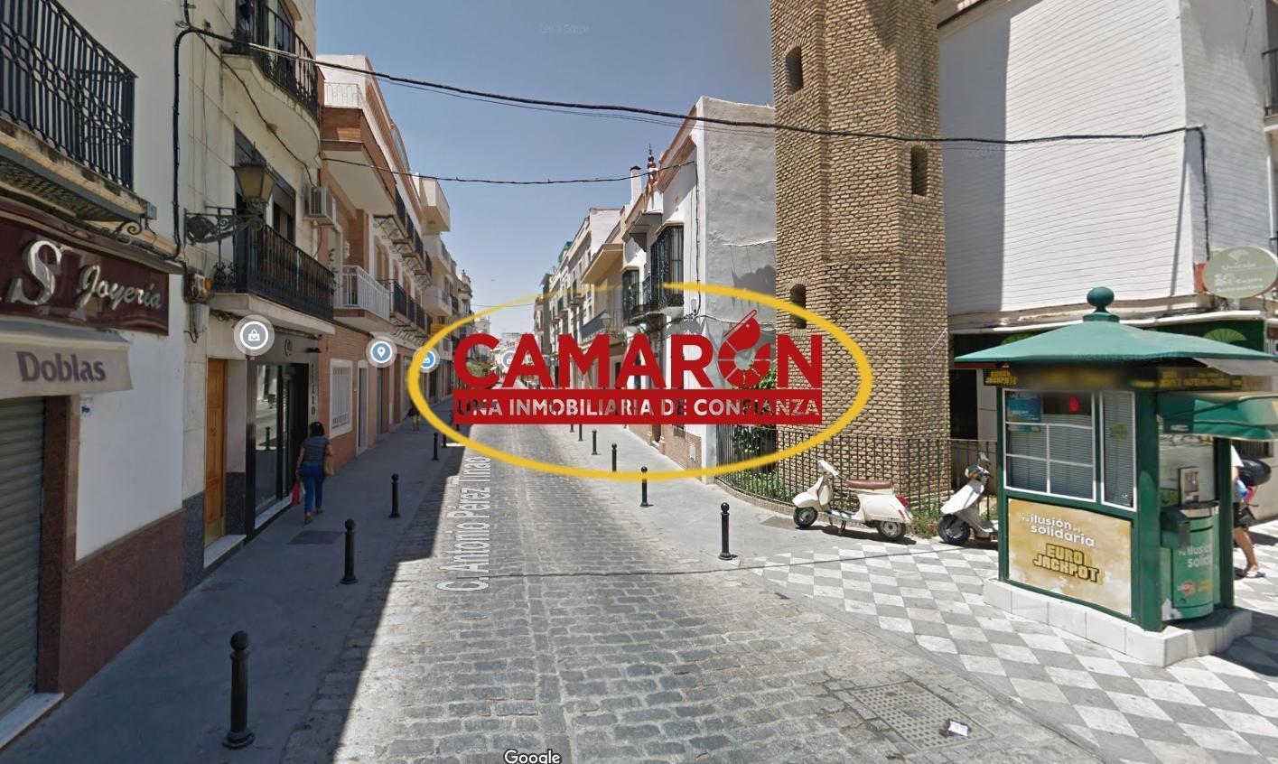 Plaza De Parking en venta en Coria del Río de 8 m2 REF:02545