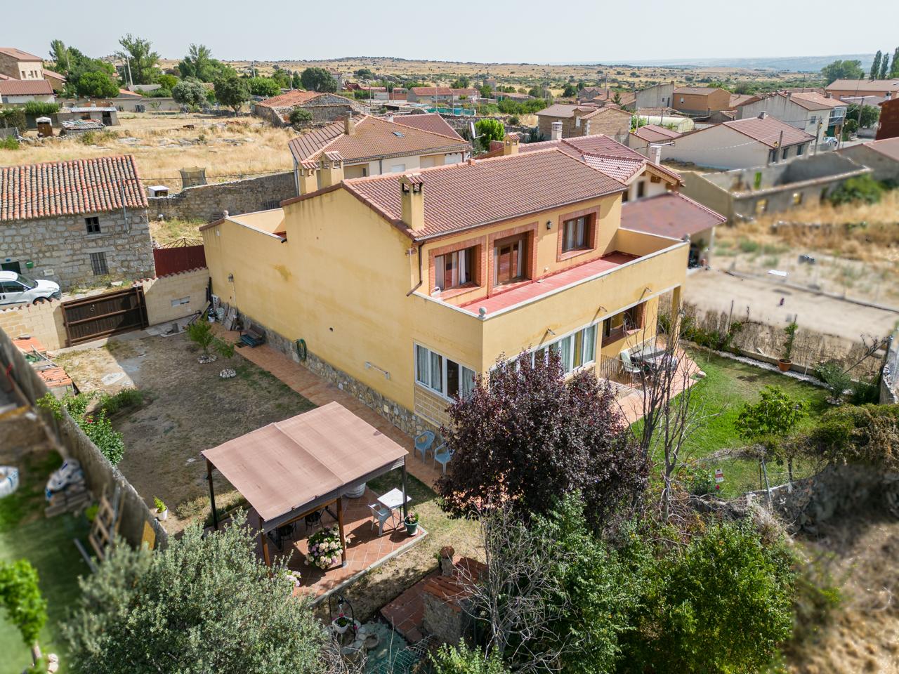 ELEGANTE Chalet unifamiliar en Alamedilla del Berrocal (Avila)