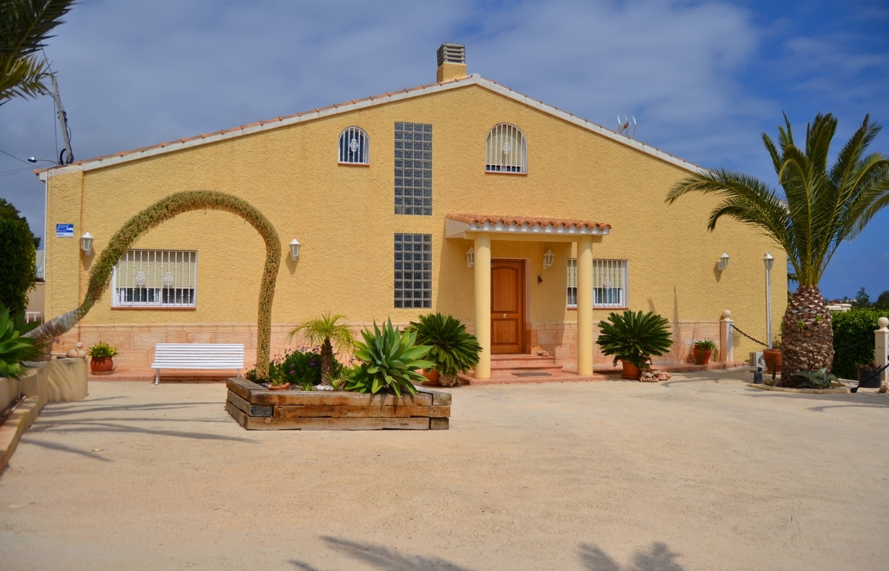 Chalet en venta en Alicante