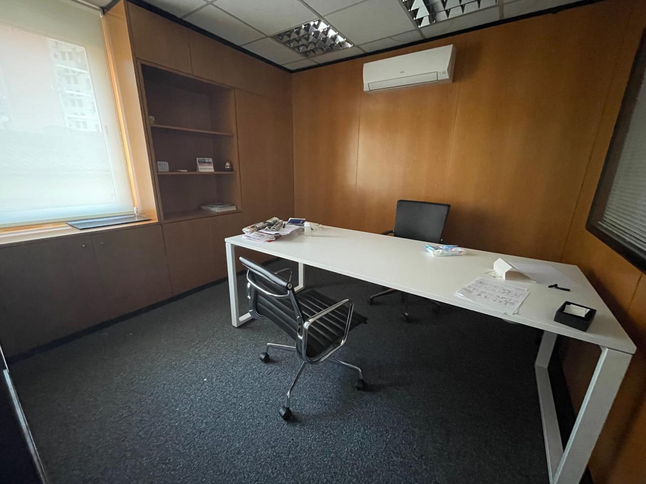 local en montcada-i-reixac · carrer-rossello-08110 2000€