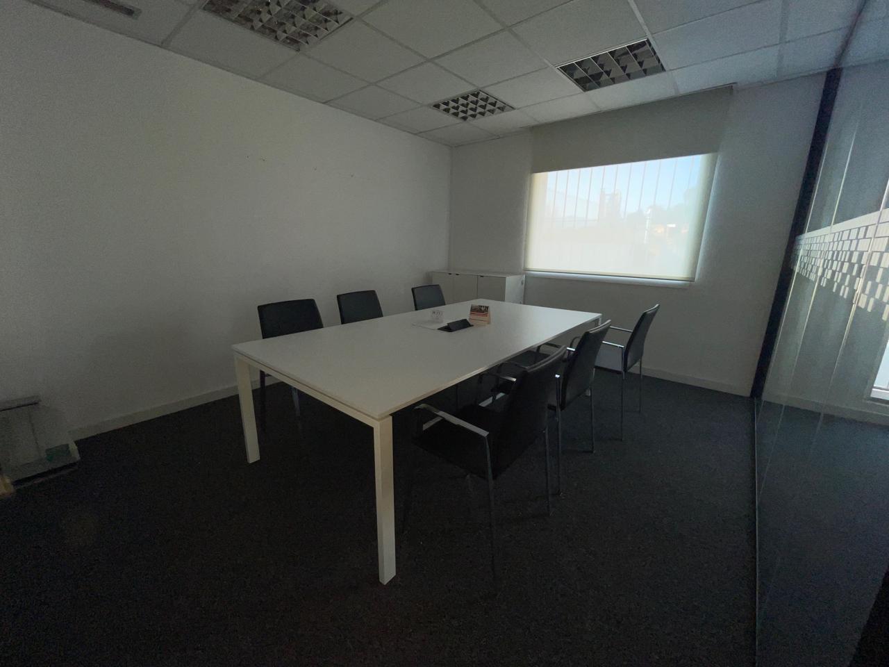 local en montcada-i-reixac · carrer-rossello-08110 2000€