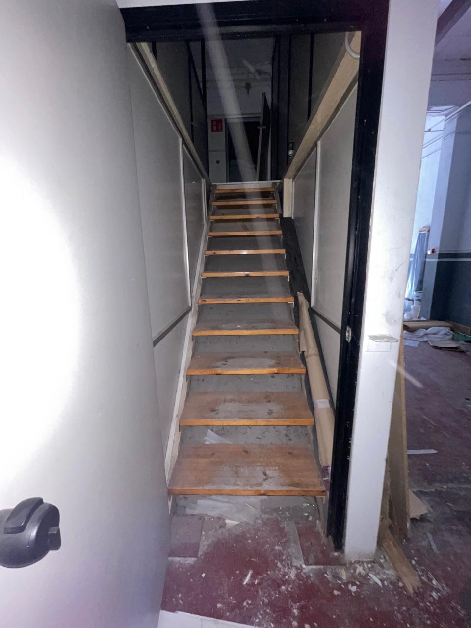 local en montcada-i-reixac · carrer-rossello-08110 2000€