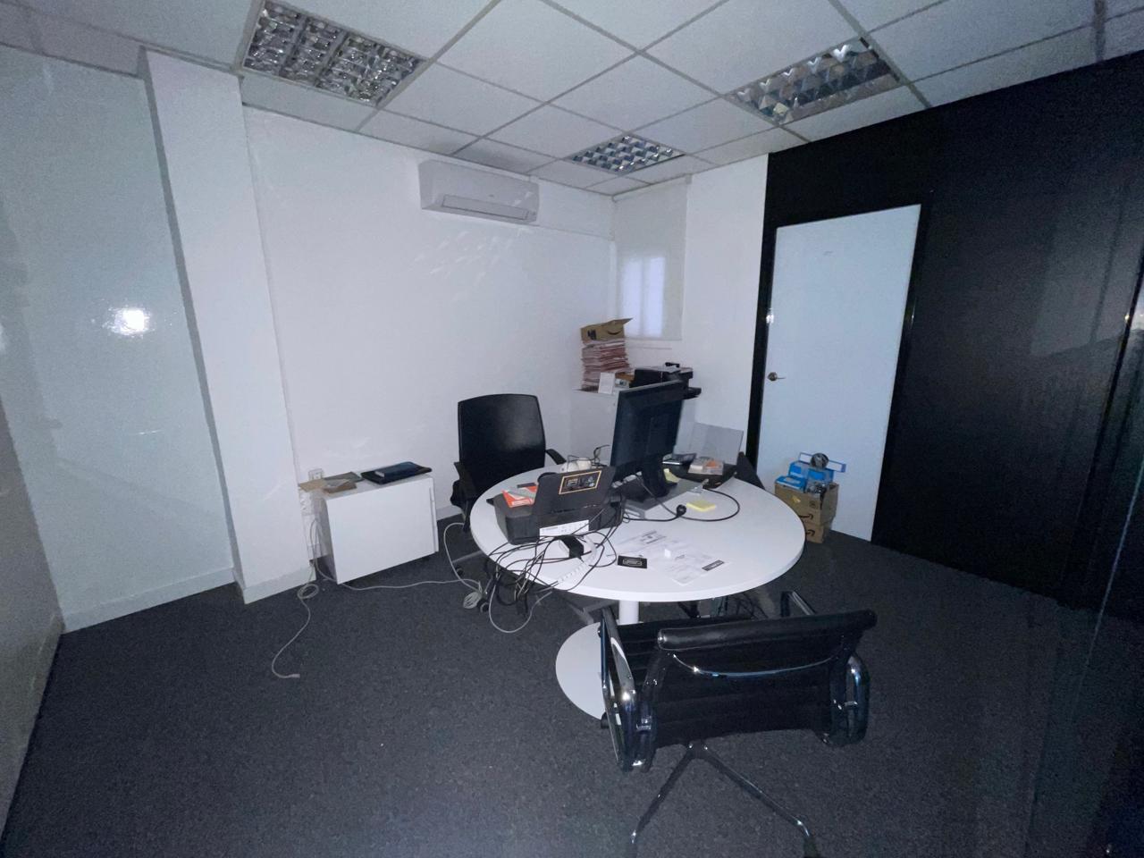 local en montcada-i-reixac · carrer-rossello-08110 2000€
