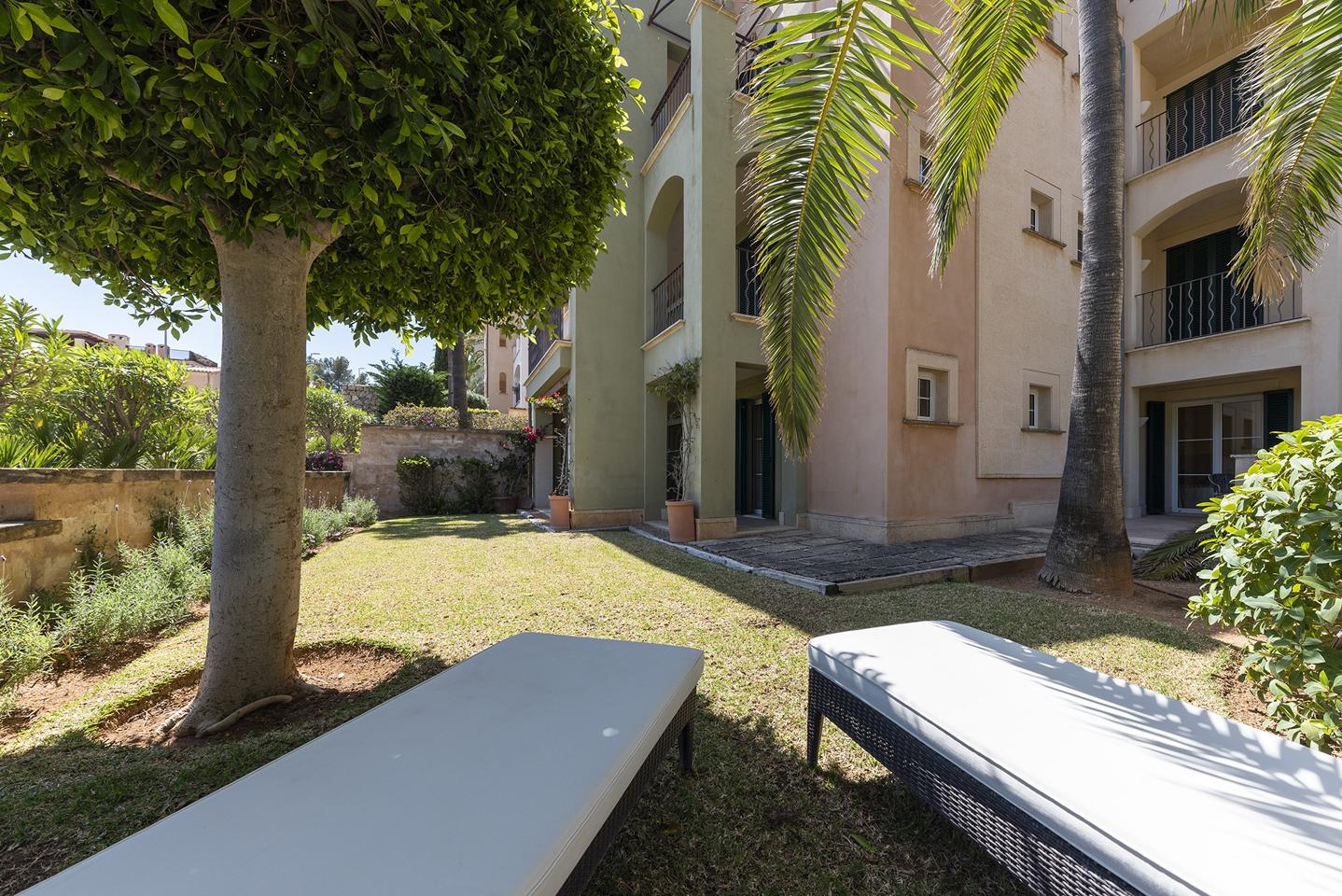Amplio Apartamento con jardín privado en exclusivo complejo del Puerto de Andratx — Port d'Andratx — Foto 2