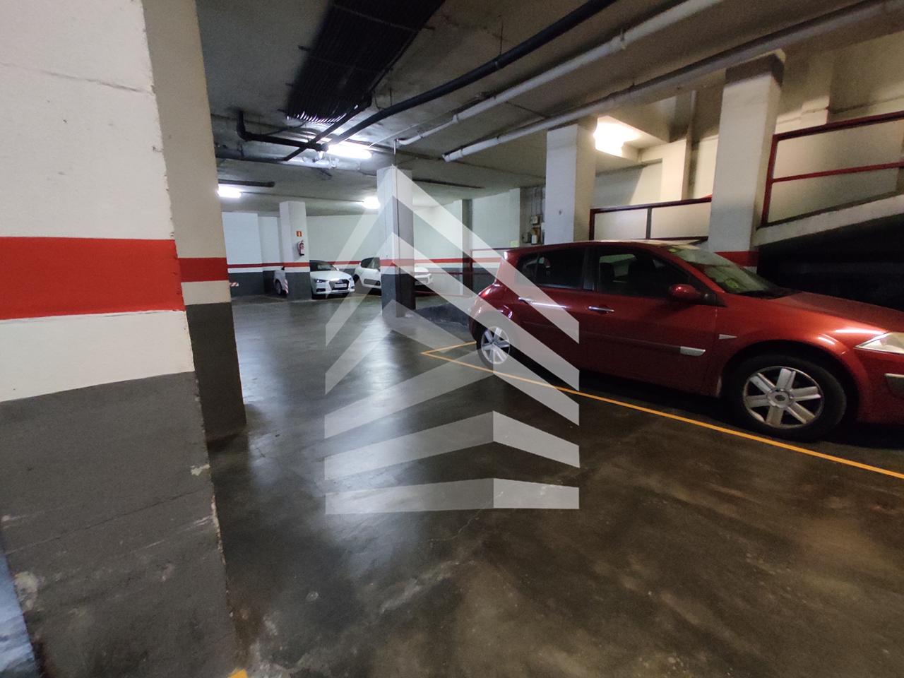 parking en barcelona · les-corts 16000€