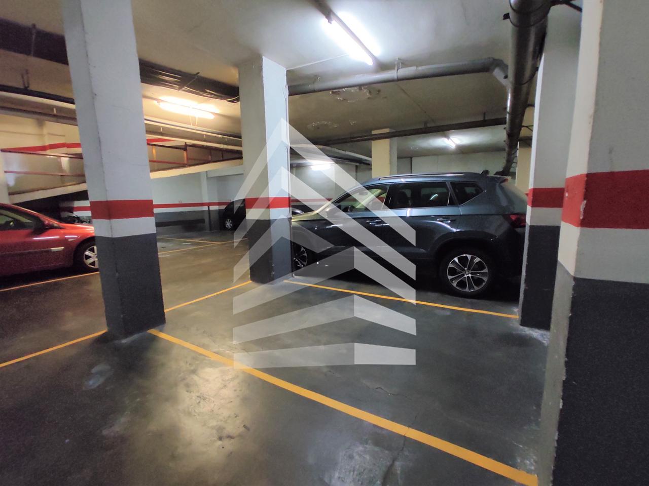 parking en barcelona · les-corts 16000€