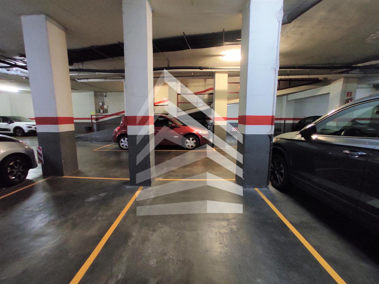 parking en barcelona · les-corts 16000€