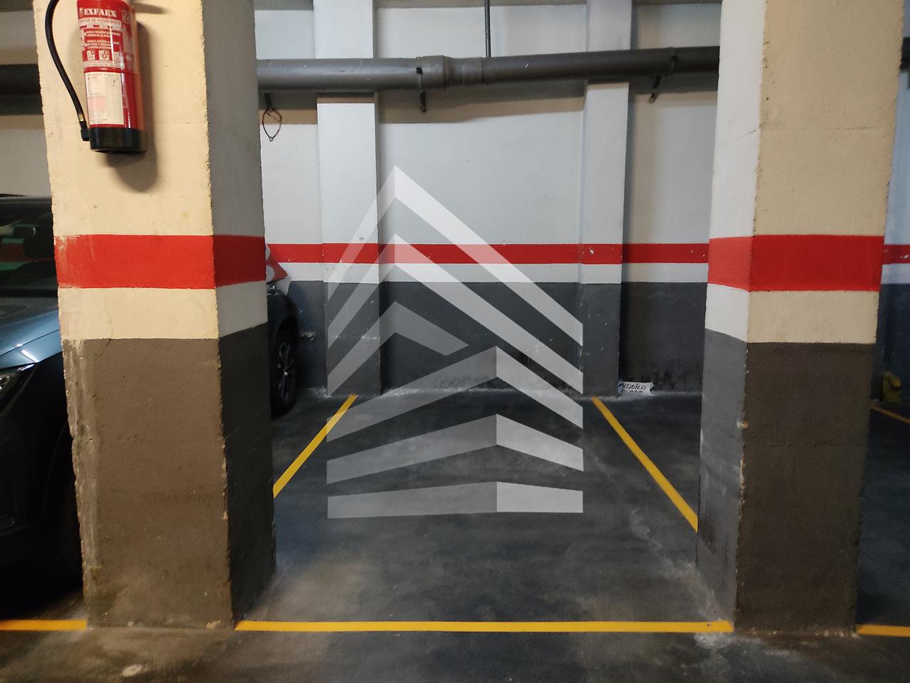 parking en barcelona · les-corts 16000€