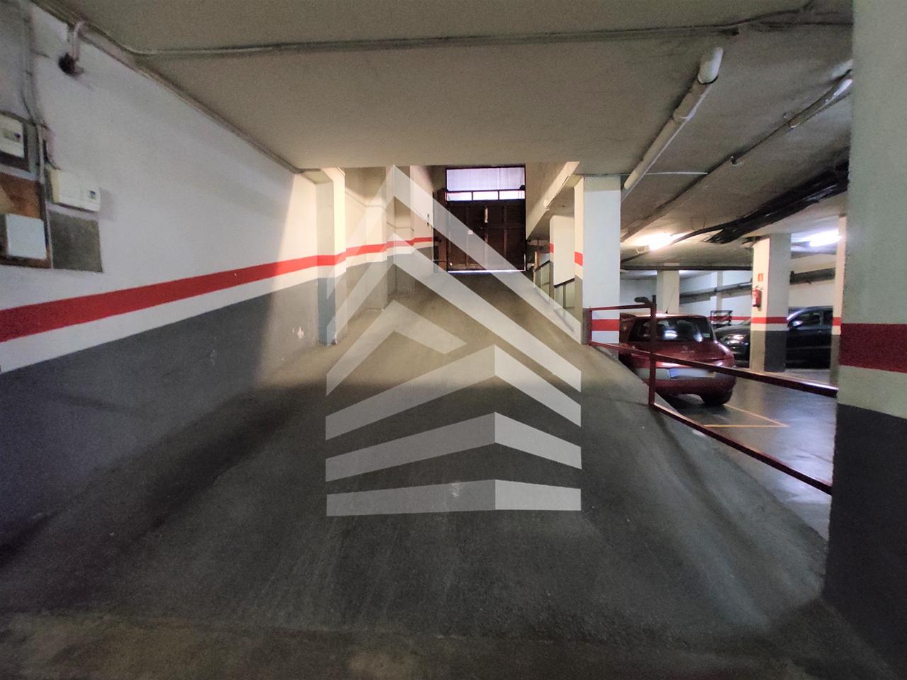 parking en barcelona · les-corts 16000€