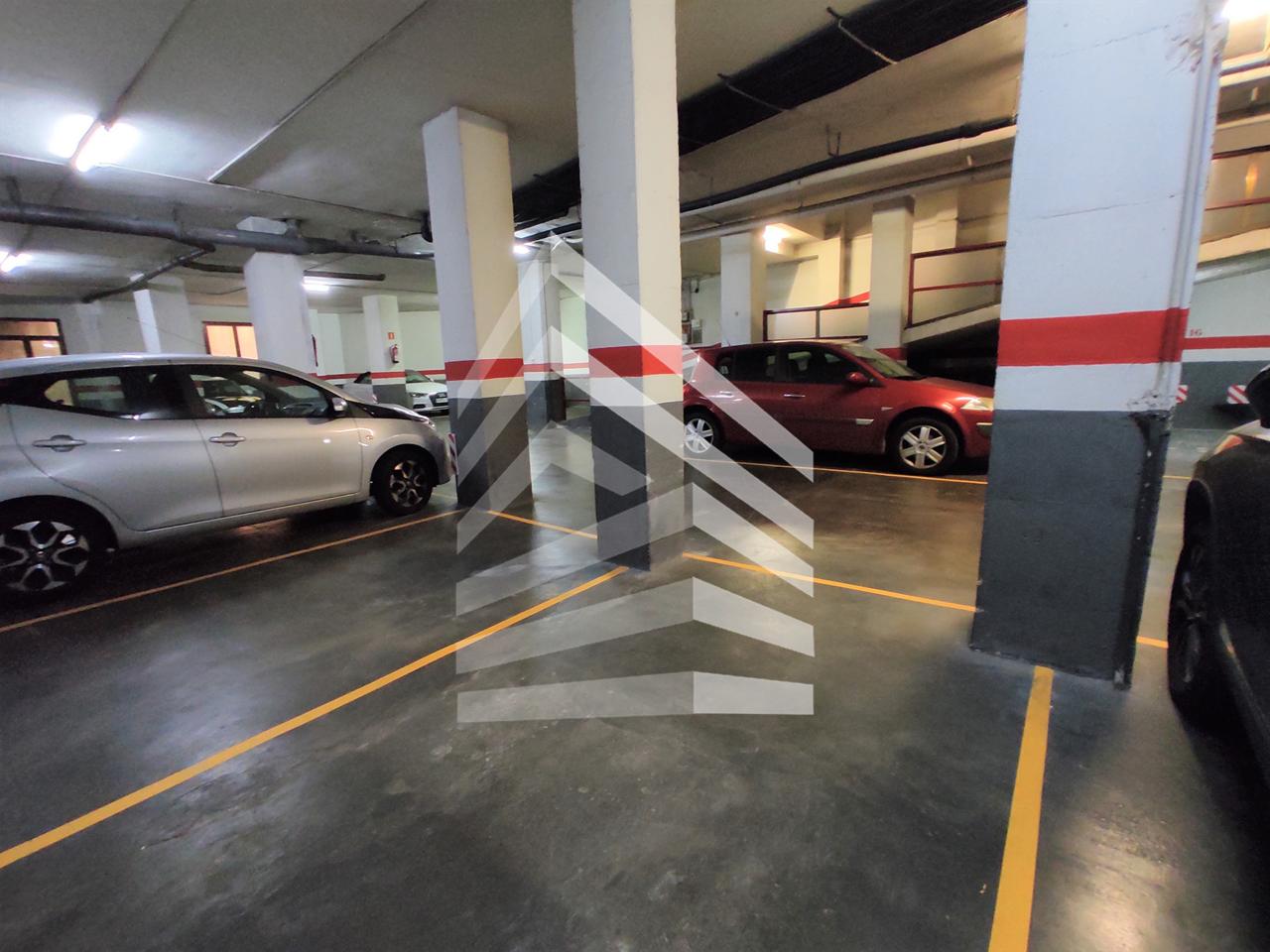 parking en barcelona · les-corts 16000€