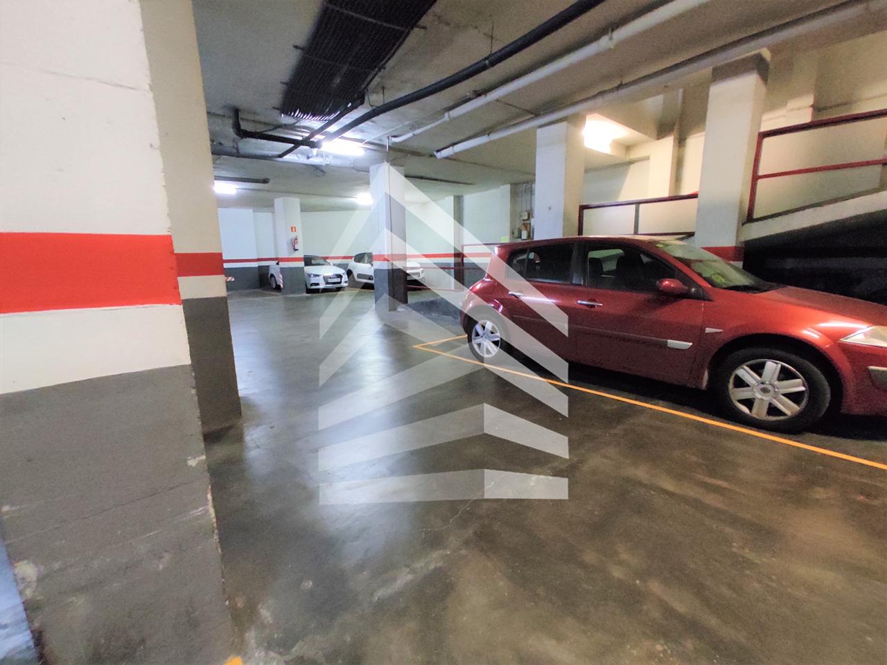 parking en barcelona · les-corts 24000€