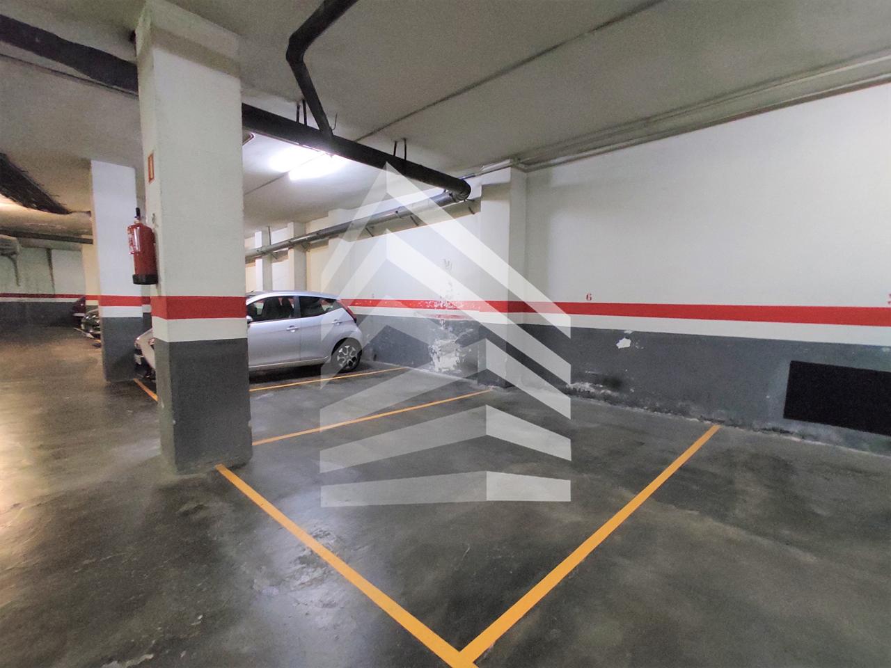parking en barcelona · les-corts 24000€