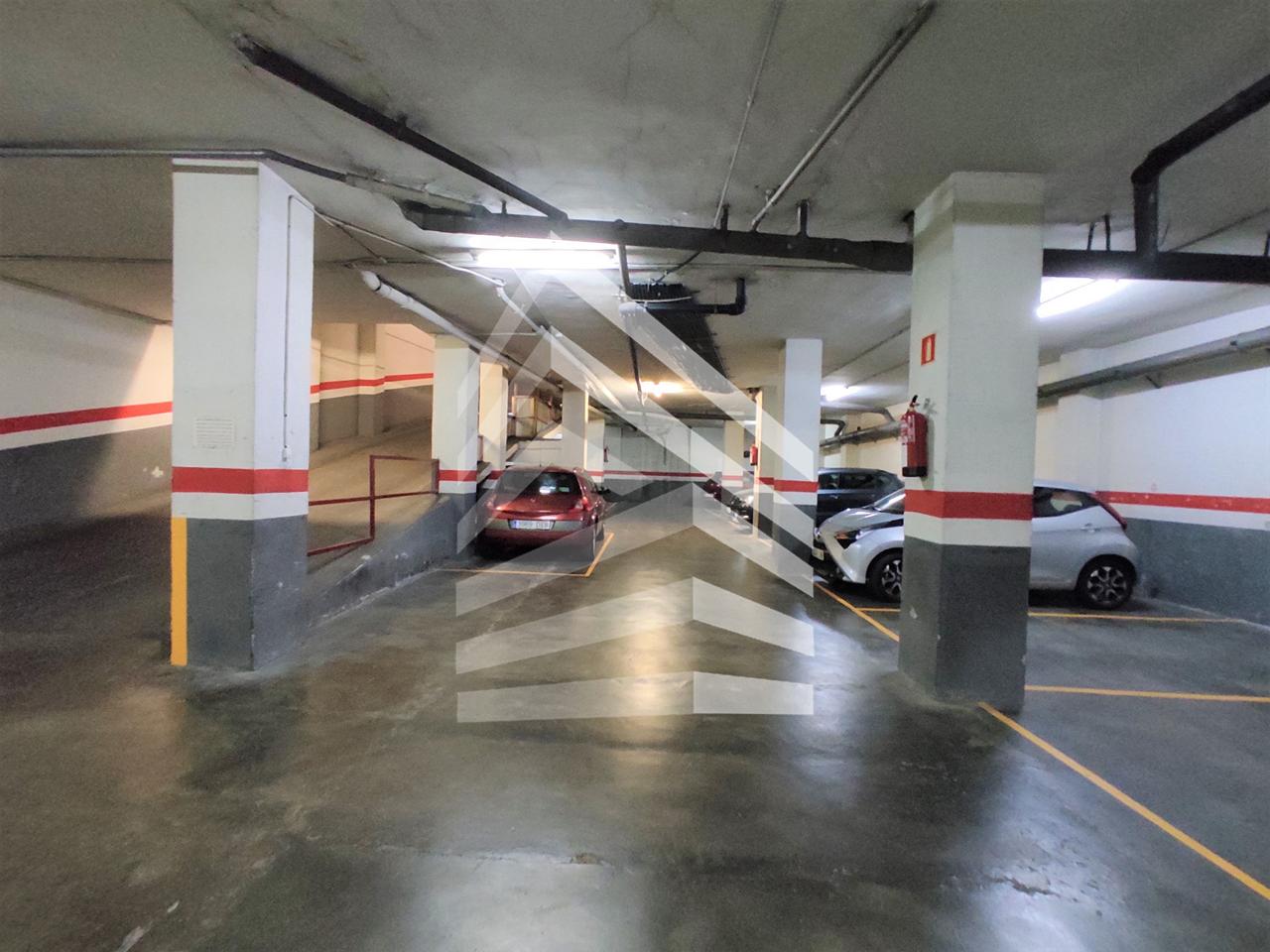 parking en barcelona · les-corts 24000€