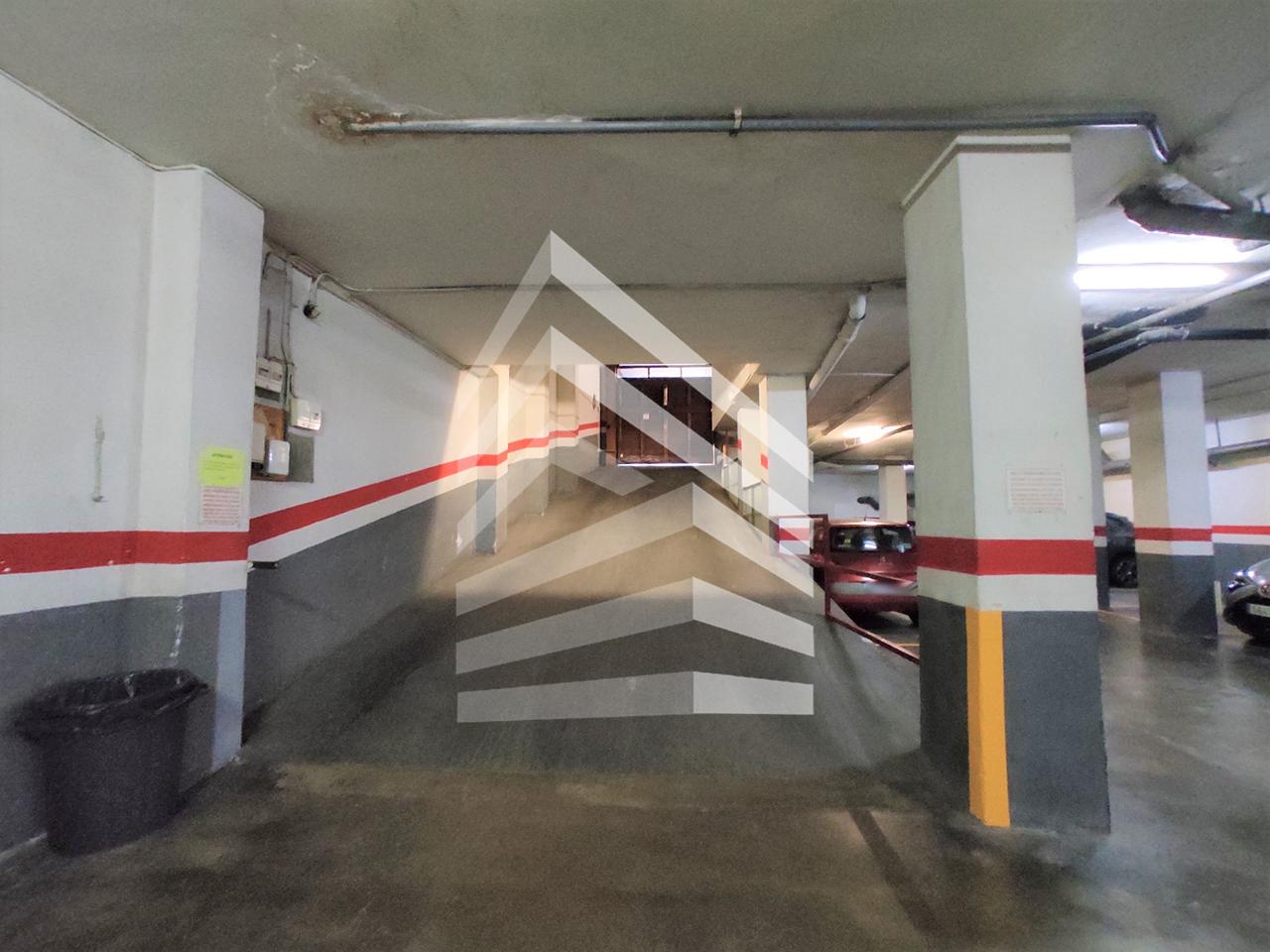 parking en barcelona · les-corts 24000€