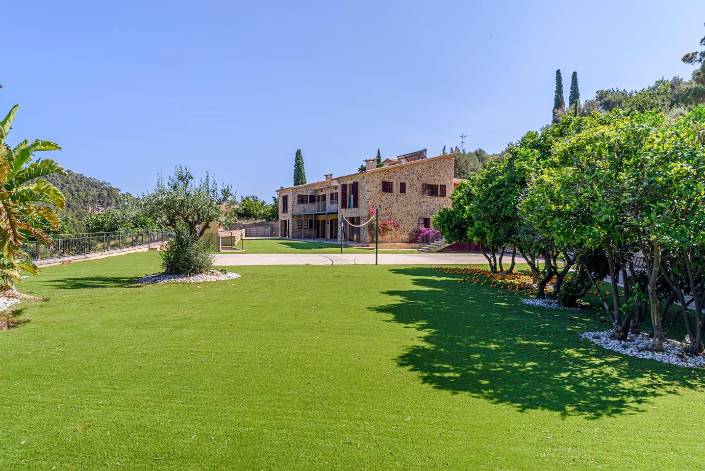 Impresionante Mansión con casa de invitados, piscina y vistas al mar en Estellencs — Estellencs