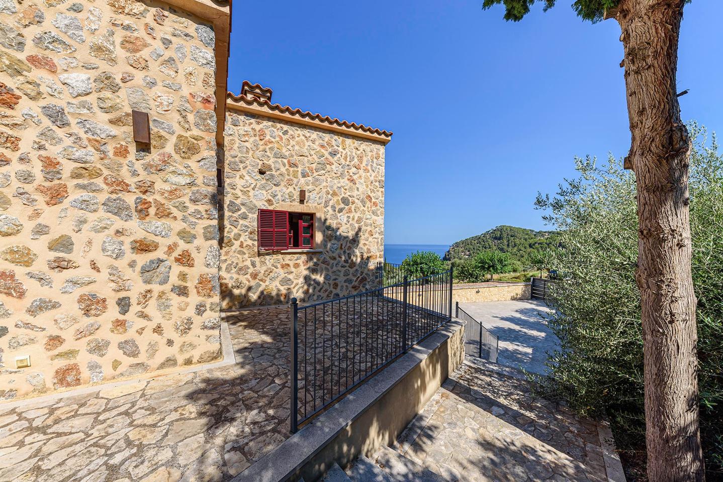 Impresionante Mansión con casa de invitados, piscina y vistas al mar en Estellencs — Estellencs — Foto 16