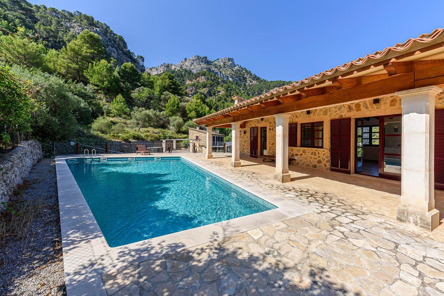 Impresionante Mansión con casa de invitados, piscina y vistas al mar en Estellencs — Estellencs — Foto 3