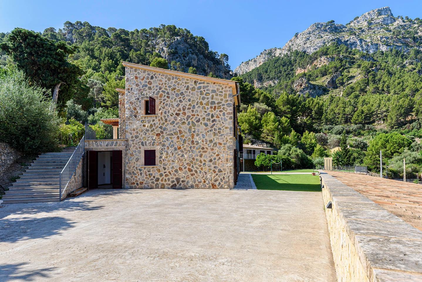 Impresionante Mansión con casa de invitados, piscina y vistas al mar en Estellencs — Estellencs — Foto 15