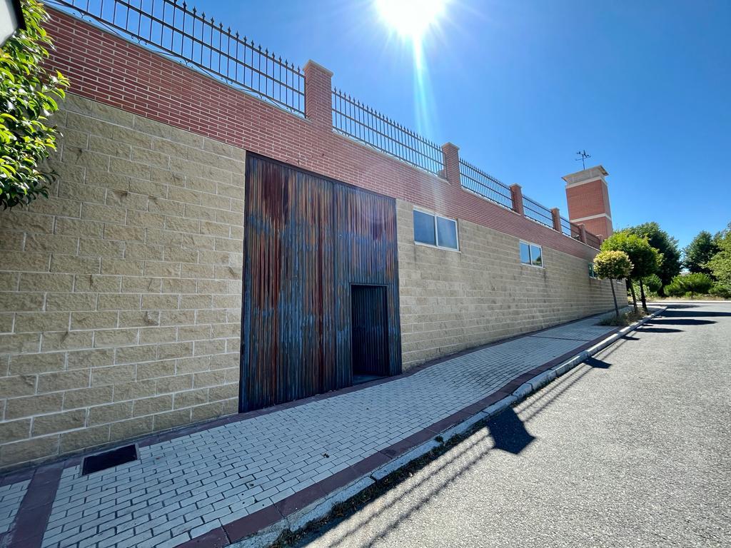 Local en venta en Ávila