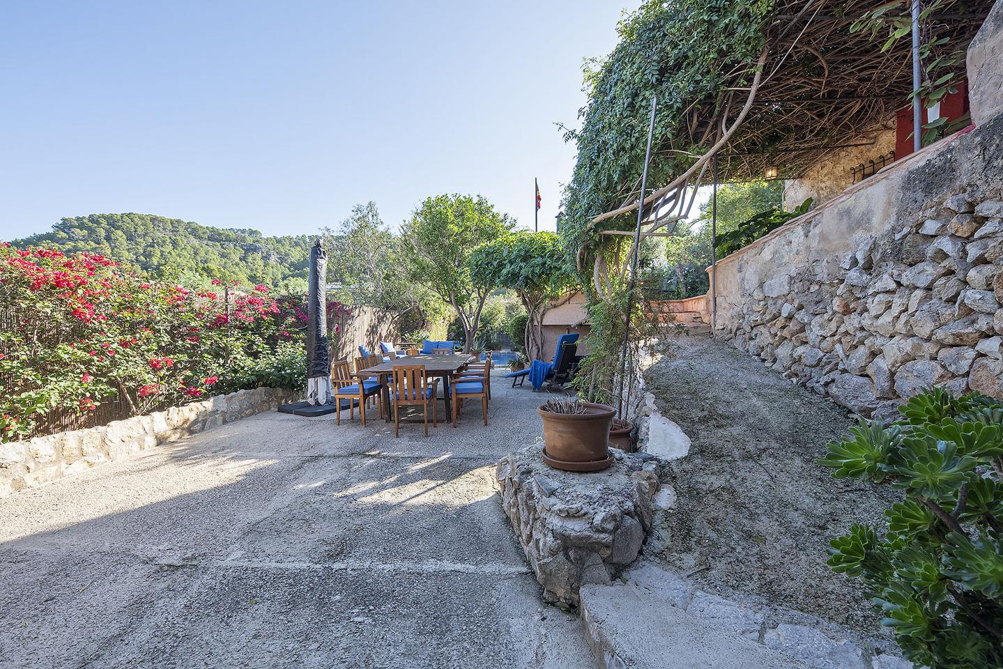 Encantadora Finca con piscina y jardines en S'Arracó — S'Arracó — Foto 19