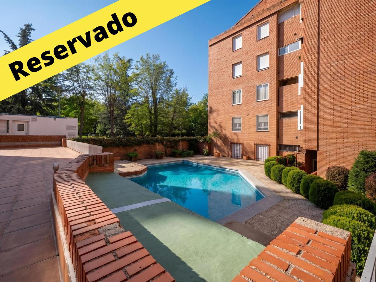 Piso REFORMADO junto a San ANTONIO con PISCINA COMUNITARIA
