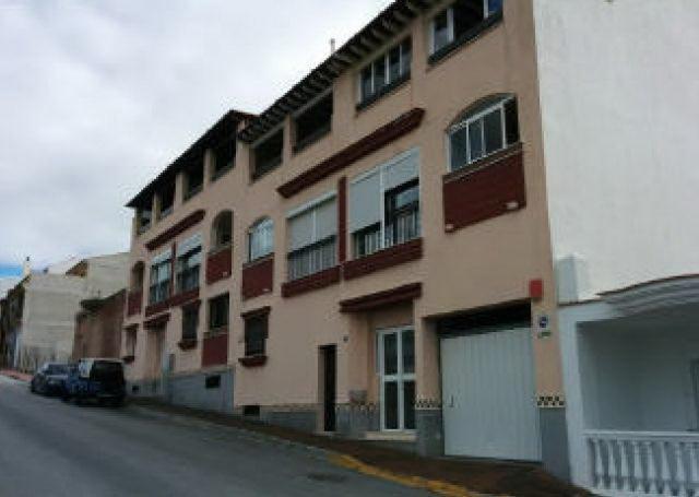 foto de PLAZA DE PARKING EN ESTACIÓN DE CÁRTAMA
