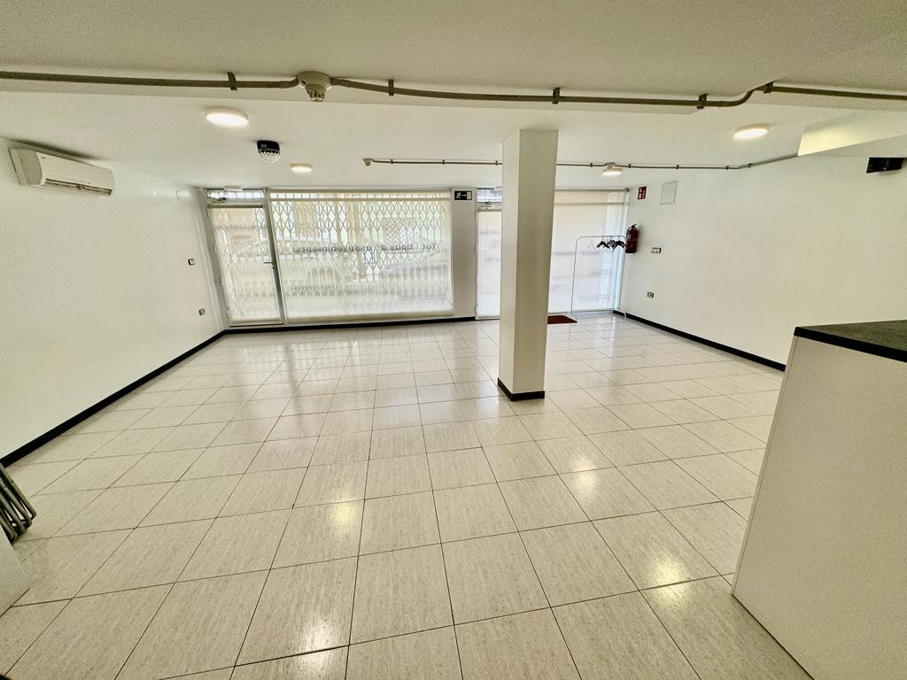locals-comercials en montcada-i-reixac · montcada-centro €