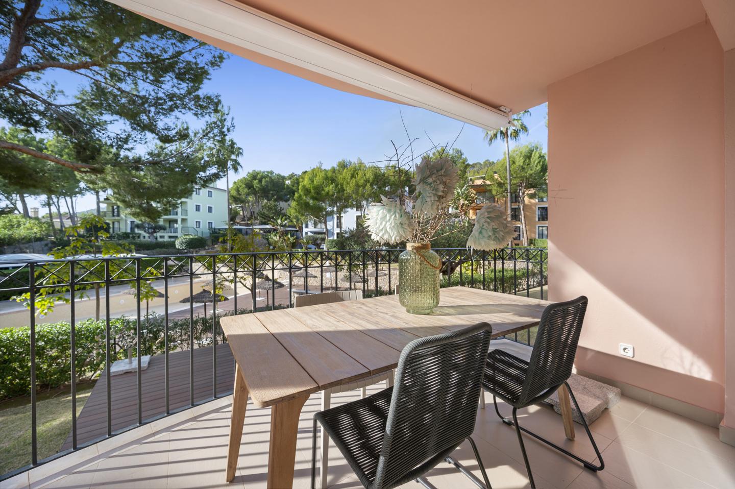 Lujo Mediterráneo: amplio espacio y vistas serenas en Camp de Mar — Camp de Mar — Foto 24