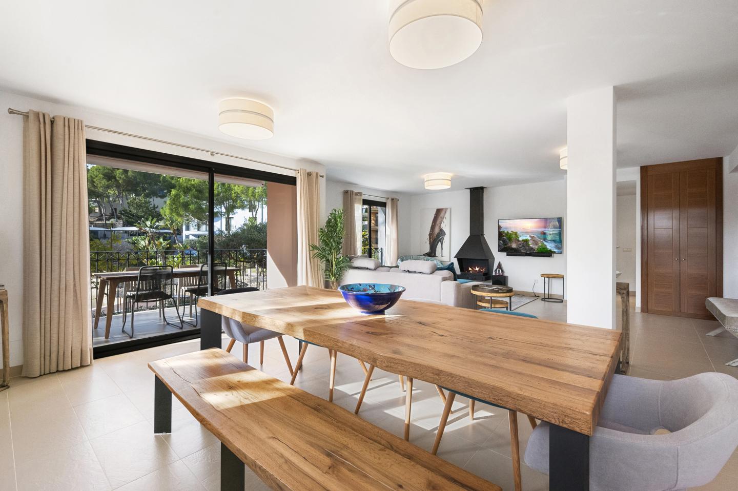 Lujo Mediterráneo: amplio espacio y vistas serenas en Camp de Mar — Camp de Mar — Foto 4