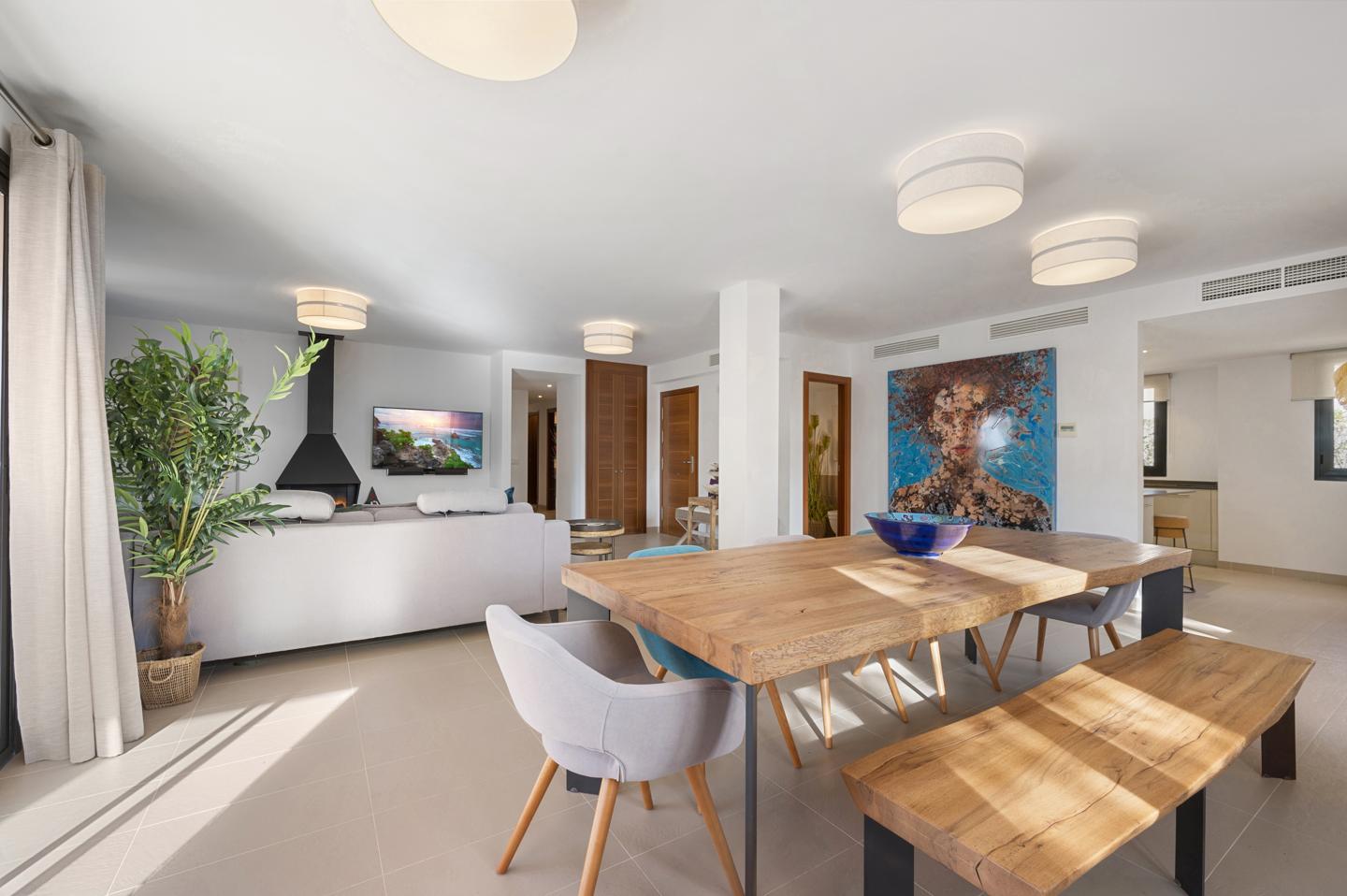 Lujo Mediterráneo: amplio espacio y vistas serenas en Camp de Mar — Camp de Mar — Foto 8