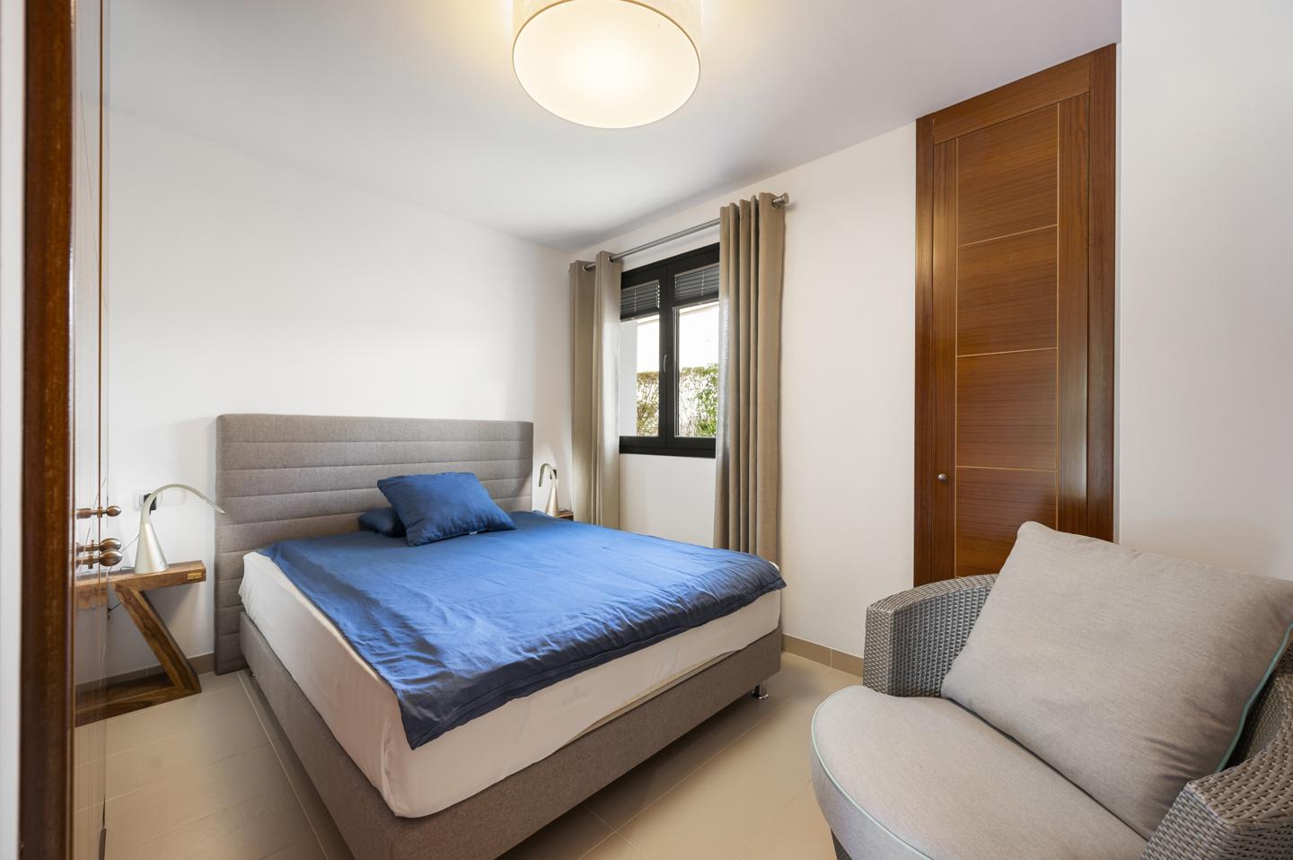 Lujo Mediterráneo: amplio espacio y vistas serenas en Camp de Mar — Camp de Mar — Foto 20