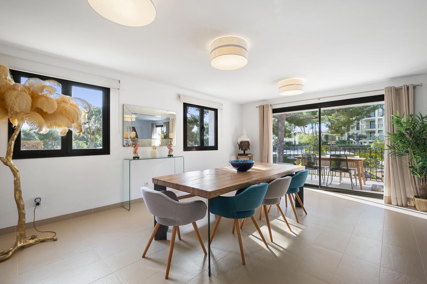 Lujo Mediterráneo: amplio espacio y vistas serenas en Camp de Mar — Camp de Mar — Foto 6