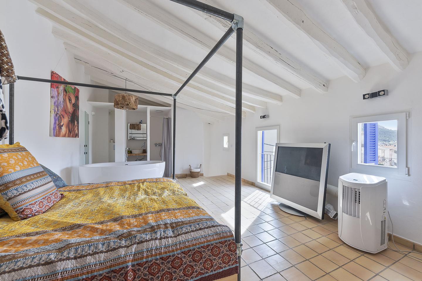 Encantadora casa de pueblo en Andratx con espacios luminosos — Andratx — Foto 10
