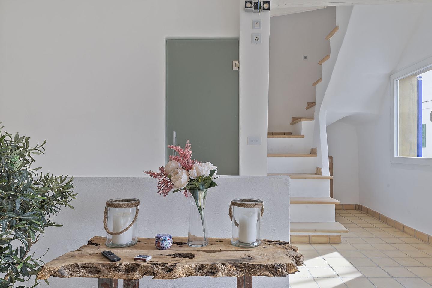 Encantadora casa de pueblo en Andratx con espacios luminosos — Andratx