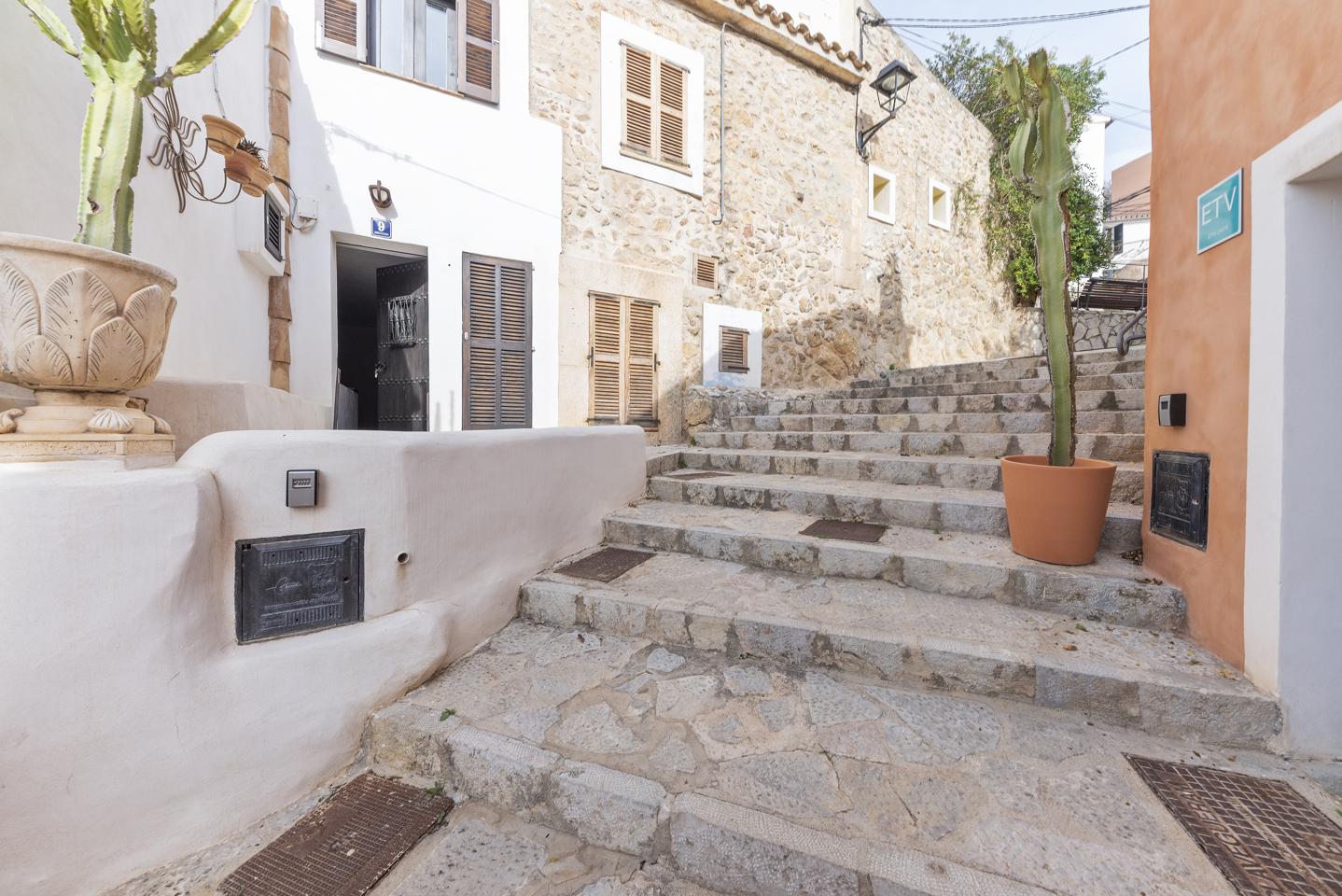Un rincón de encanto en la parte alta de Andratx: casita con vistas al mar — Andratx