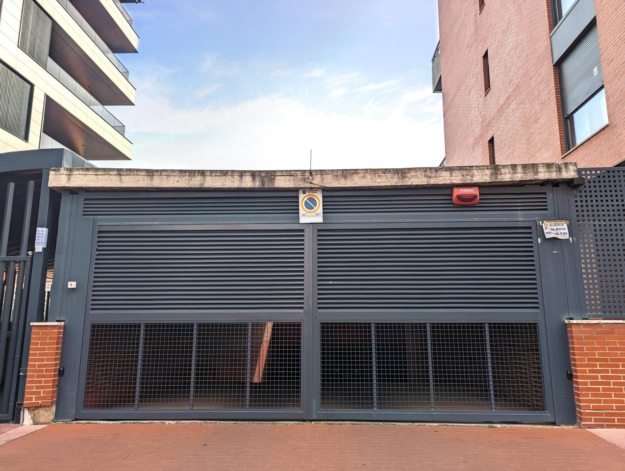 Plaza de parking en venta en Logroño zona Calle Fernán Caballero, 26007