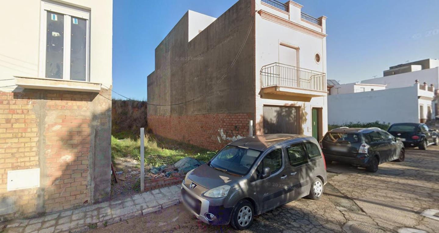 Terreno en venta en La Puebla del Río de 101 m2 REF:03627