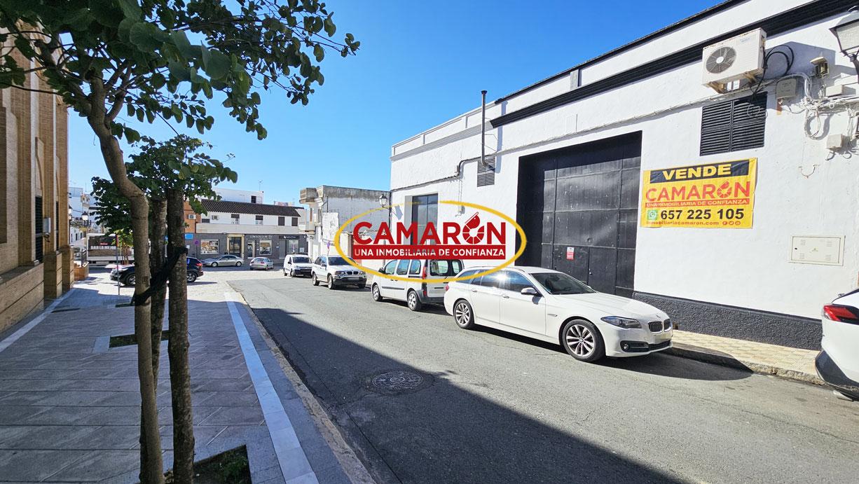 Nave Industrial en venta en La Puebla del Río de 186 m2 REF:03729