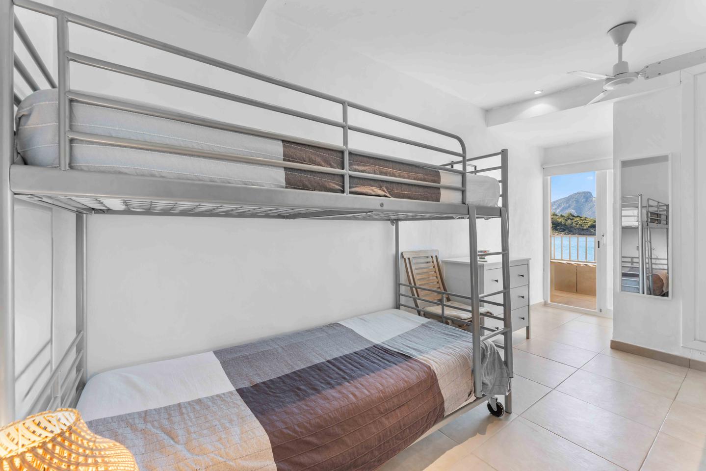 Un refugio junto al mar en primera línea en Sant Elm — Sant Elm — Foto 11