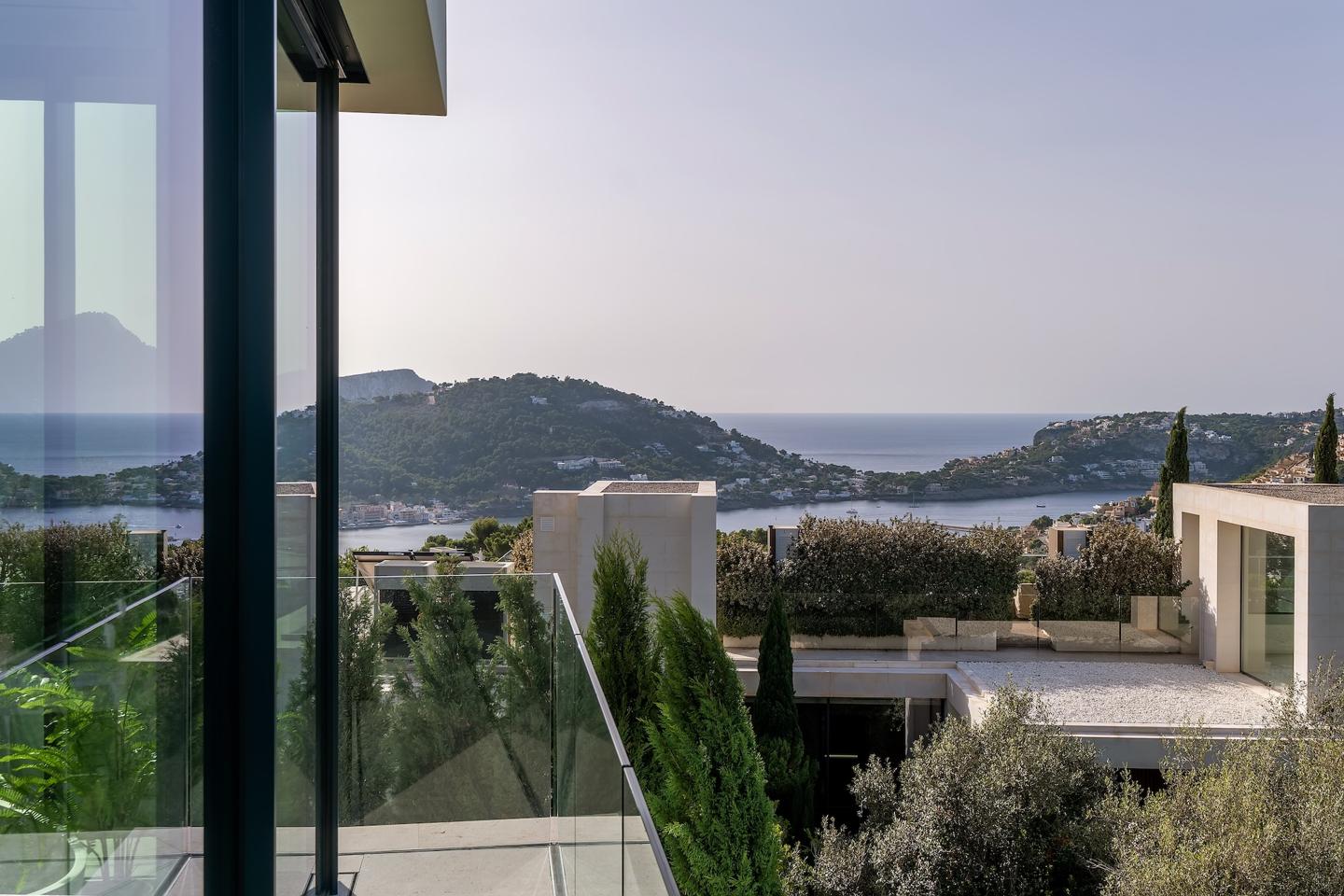 Elegancia contemporánea con alma mediterránea sobre las alturas de Port d'Andratx — Port d'Andratx — Foto 16