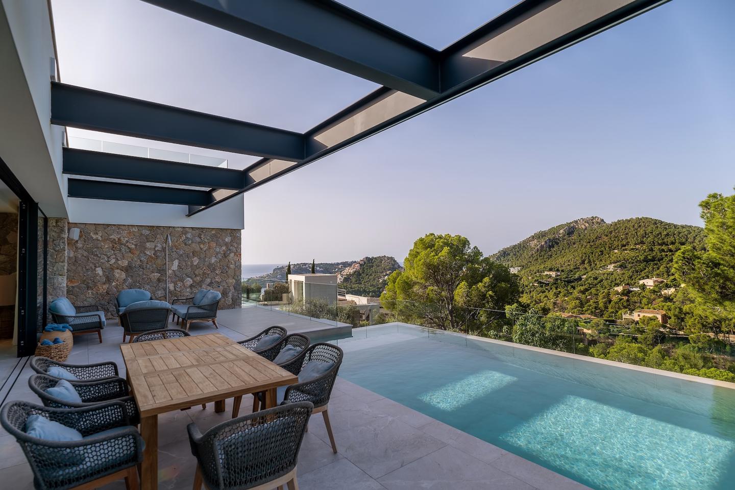 Elegancia contemporánea con alma mediterránea sobre las alturas de Port d'Andratx — Port d'Andratx