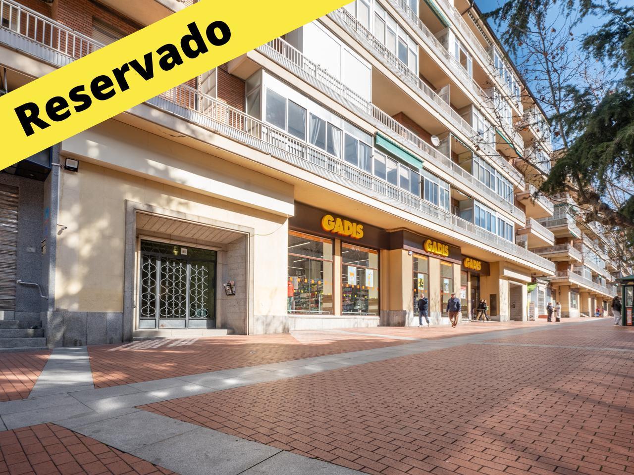 Piso en el PASEO DE SAN ROQUE con posibilidad de Plaza de GARAJE y TRASTERO