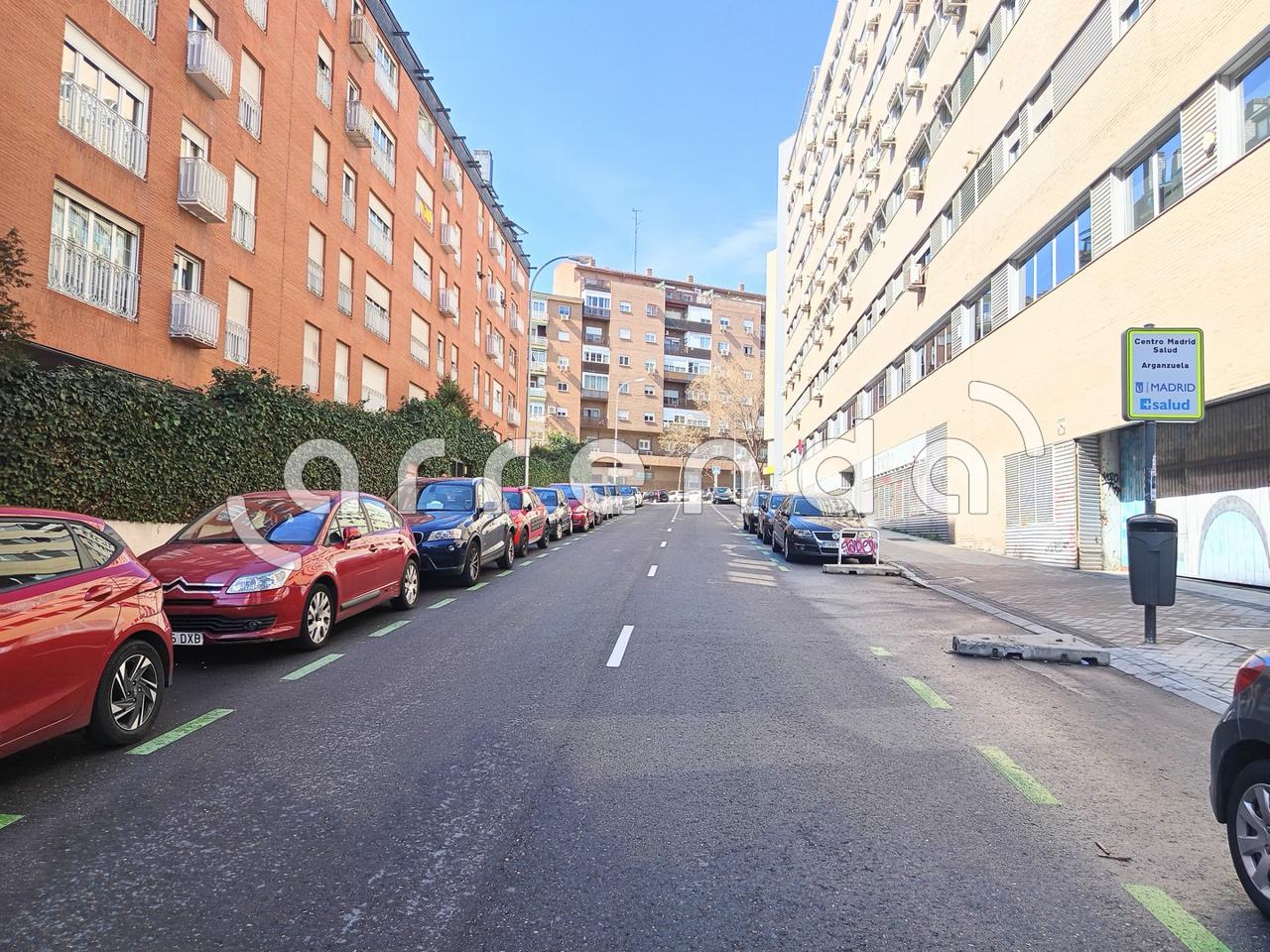 parking en madrid · calle-del-concejal-benito-martin-lozano-28005 26000€