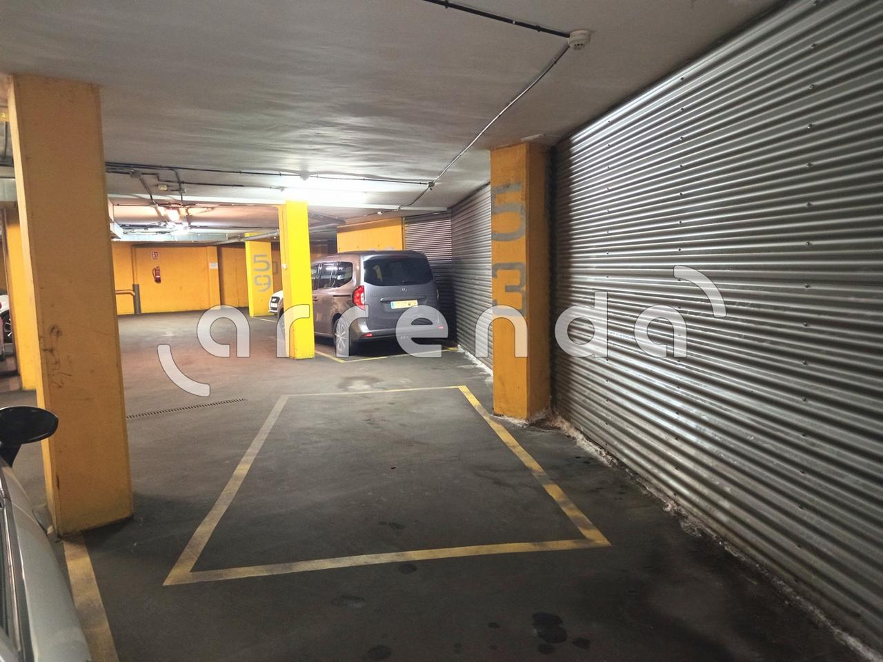 parking en madrid · calle-del-concejal-benito-martin-lozano-28005 26000€