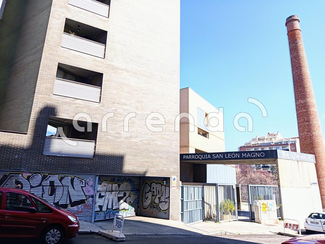 parking en madrid · calle-del-concejal-benito-martin-lozano-28005 26000€